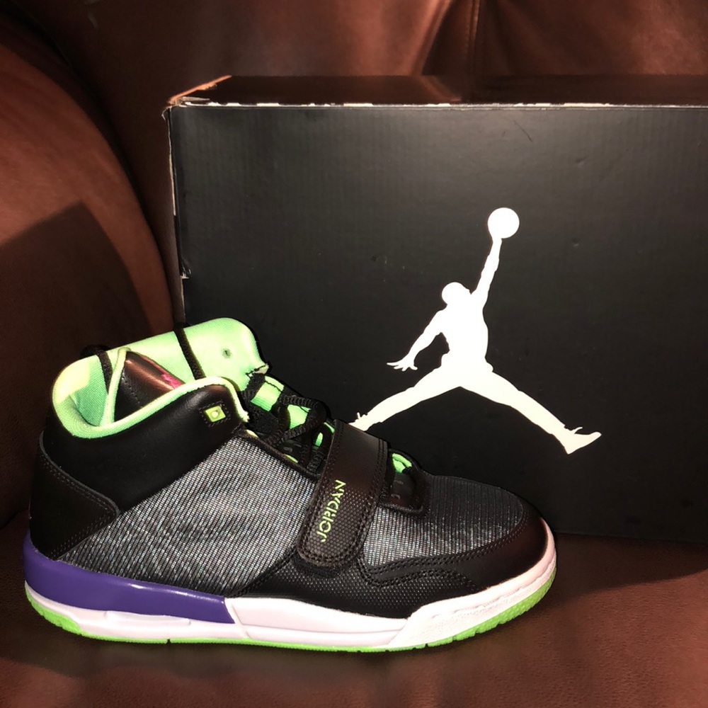 Hello ladies The sneakers was given to my daughter